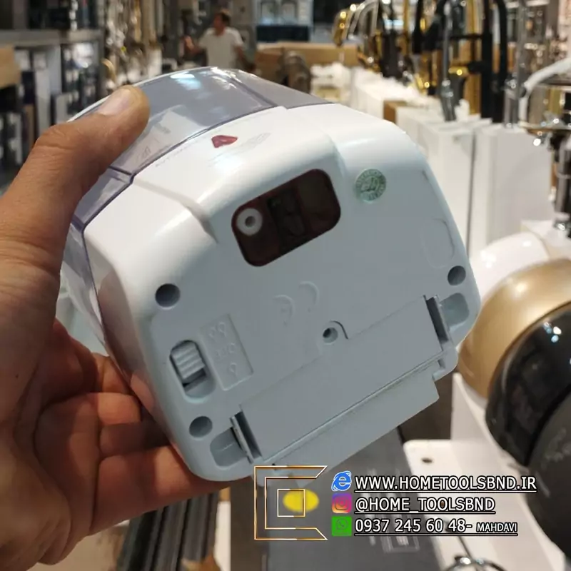 تصویر نزدیک از سنسور مادون قرمز دیسپنسر اتوماتیک برای خروج مایع