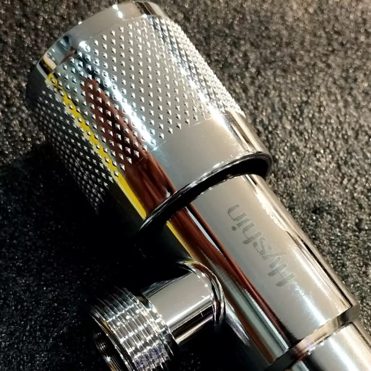 نمای نزدیک رزوههای با کیفیت شیر پیسوار