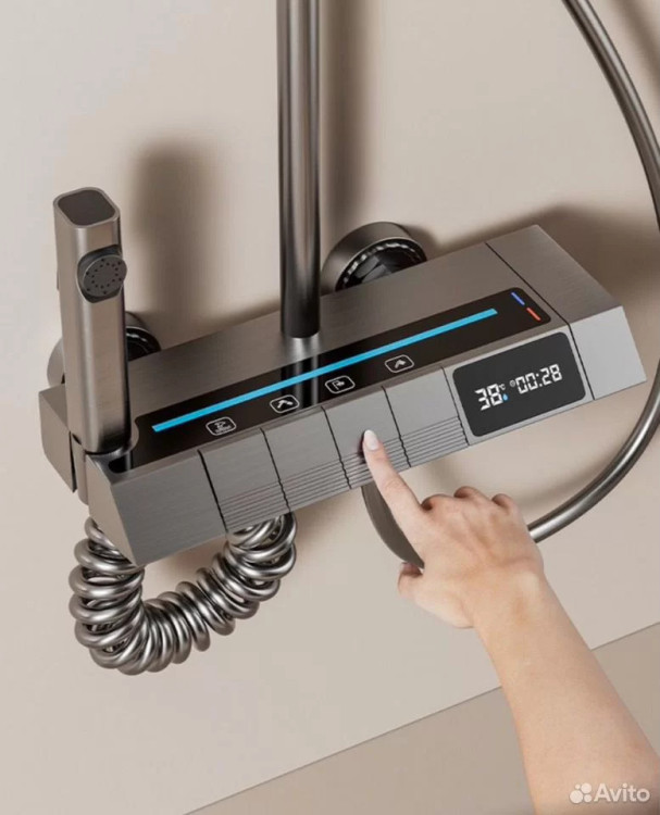 دوش حمام هوشمند با کنترل دمای دیجیتال