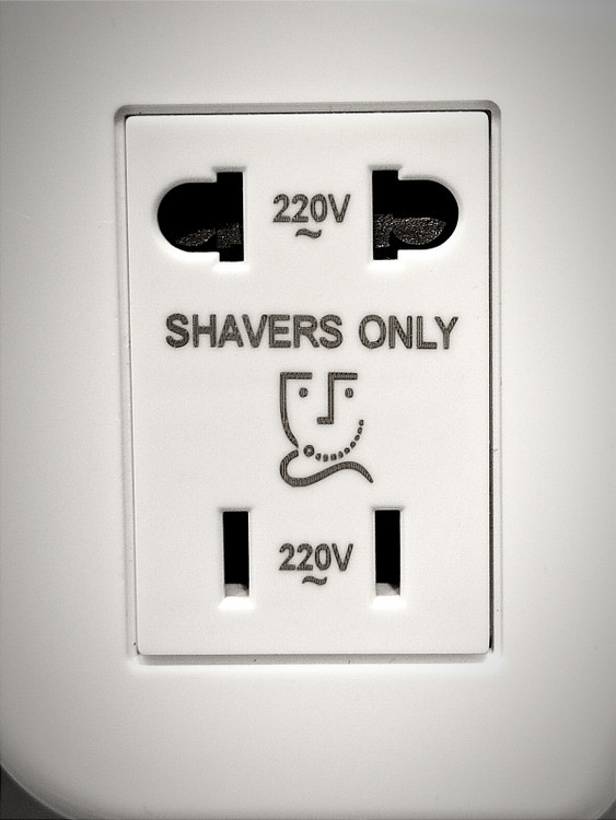 سشوار دیواری هتلی هوا دیائو با سیستم حرارتی دوگانه