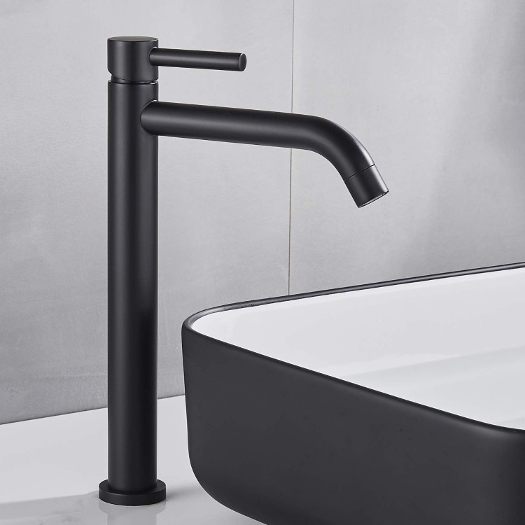 شیر پایهبلند برنجی لوکس برای روشویی کاسهای