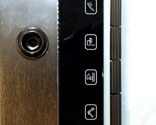 نصب دیواری دوش دیجیتال در حمام متوسط