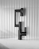 تعویض حالت پرفشار و معمولی آب با کلید تعویض حالت بر روی شیر روشویی