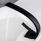 نمای کنار شیر روشویی لوکس Hyshin Arden