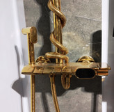 نمای نزدیک از صفحه نمایشگر دیجیتال دوش حمام BRIMIX