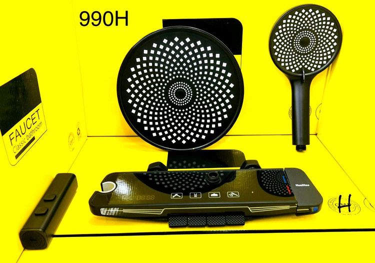 خانواده در حال استفاده از دوش حمام HuaDiao