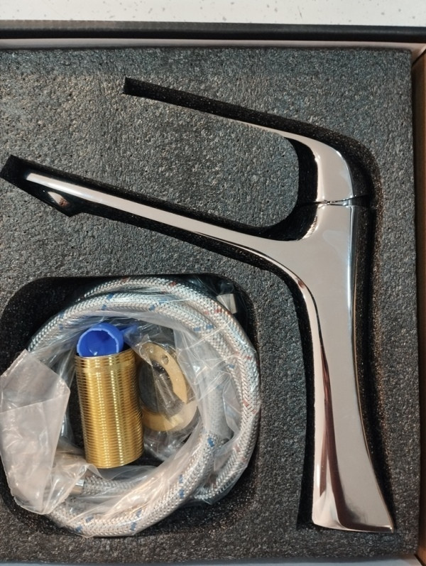 بدنه برنجی و سنگین شیر روشویی هایشن