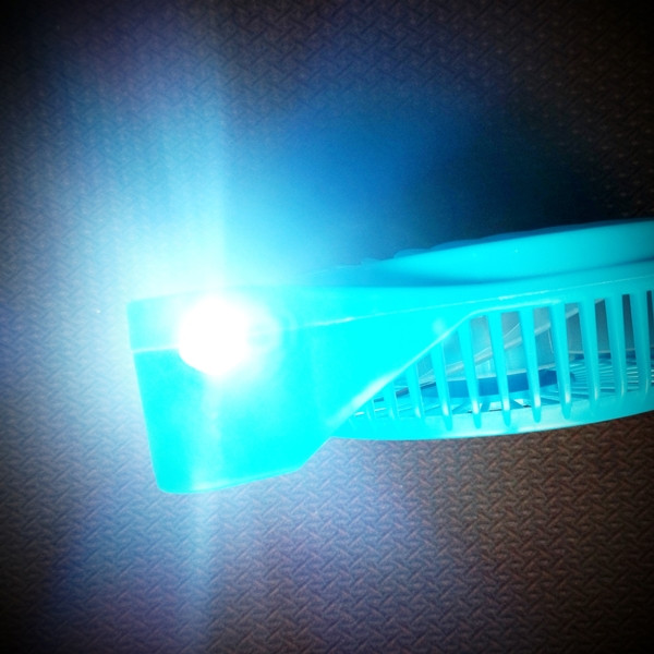 بستهبندی شکیل و محافظتشده پنکه شارژی AirFlow