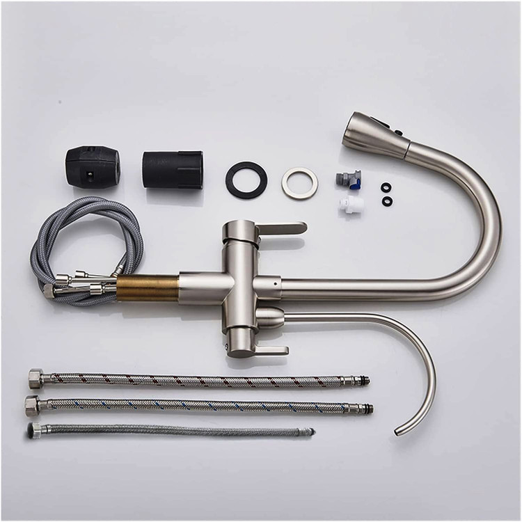 نمای نزدیک کلید انتخاب حالت آب شرب و آب معمولی