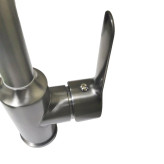 شیر ظرفشویی جدید با طراحی ارگونومیک و بدنهی استیل.