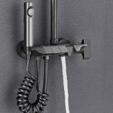 اجزای پک هدیه شامل ژل دوش، لوسیون و مرطوبکننده