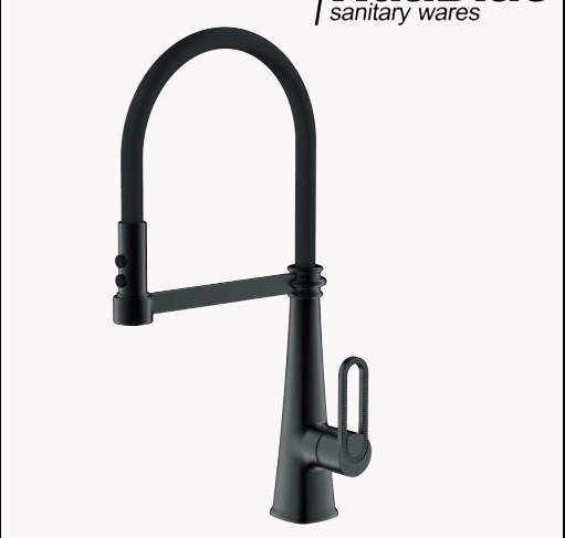 نمای نزدیک شیر ظرفشویی سیلیکونی با قابلیت چرخش 360 درجه