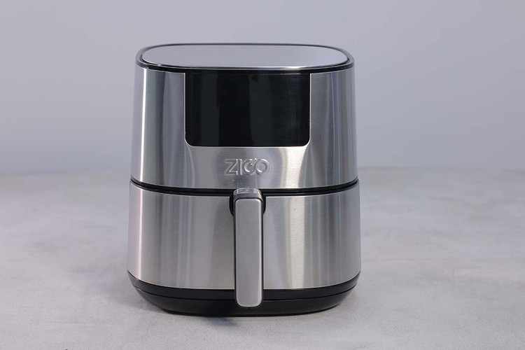 سرخ کن رژیمی ZC-9065 در حال آماده سازی سیب زمینی سرخ کرده