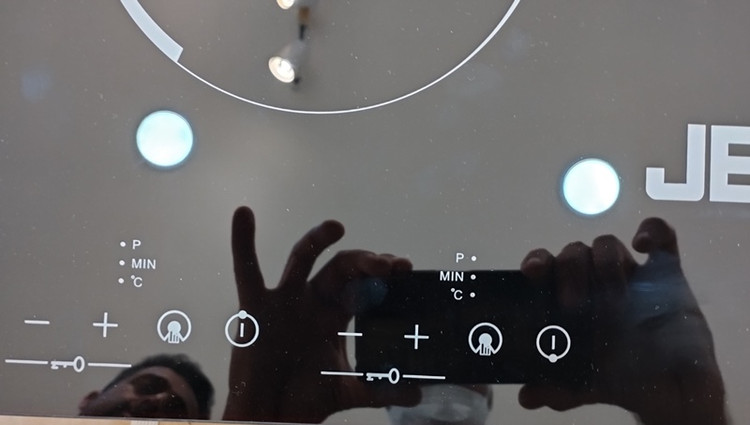 پنل کنترل لمسی اجاق گاز برقی جی ای سی در حال کار
